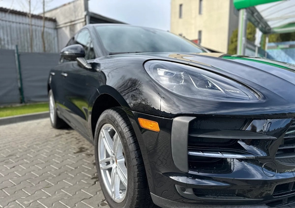 Porsche Macan cena 225000 przebieg: 26000, rok produkcji 2021 z Koszalin małe 232